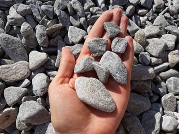 СЕРАЯ ГАЛКА Камень для сада 1000 кг.