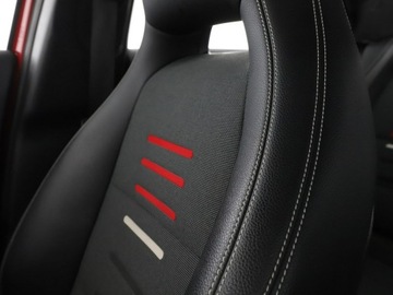 Mercedes Klasa A W176 Hatchback 5d Facelifting 180 122KM 2015 Mercedes A 180 półskóra navi grzane fotele, zdjęcie 29