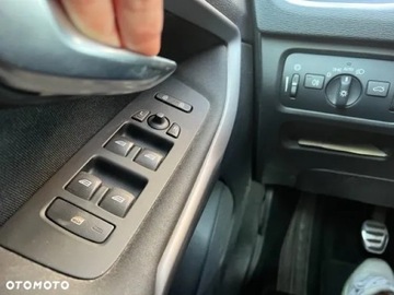 Volvo V40 II Hatchback 2.0 T2 DRIVE-E 122KM 2016 Volvo V40 II 2.0 T2 2,0 POLIFT, bezwypadkowy, zdjęcie 10