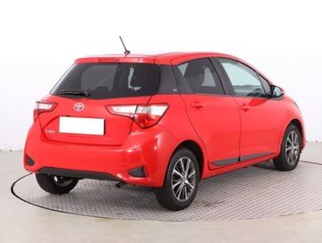 Toyota Yaris III Hatchback 5d Facelifting 2017 1.5 Dual VVT-iE 111KM 2020 Toyota Yaris 1.5 Dual VVT-i, Salon Polska, zdjęcie 4