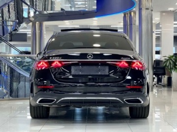 Mercedes Klasa E W214 Sedan 2.0 220d 197KM 2025 E Klasa 220 d 4-Matic AMG 2.0 197KM 2025, zdjęcie 3