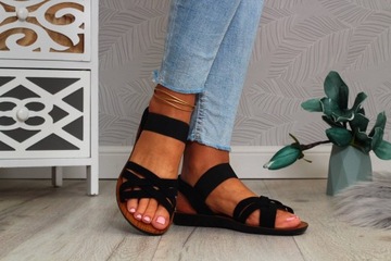 SANDAŁY DAMSKIE CZARNE Z GUMECZKAMI PŁASKI SPÓD