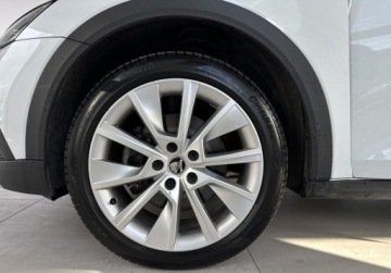 Skoda Octavia IV Kombi 2.0 TDI SCR 200KM 2022 Skoda Octavia 2.0TDI 200KM 4x4 Scout Matrix Hak ACC Ambiente Head-Up El.Fo, zdjęcie 36