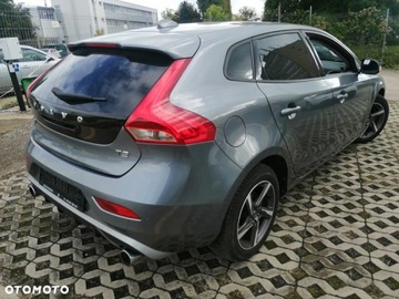 Volvo V40 II Hatchback 2.0 T2 DRIVE-E 122KM 2016 Volvo V40 II 2.0 T2 2,0 POLIFT, bezwypadkowy, zdjęcie 5