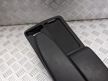 LOKETNÍ OPĚRKA MERCEDES W204 A2046800639