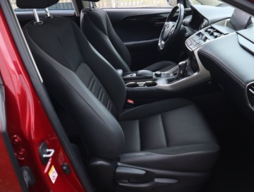 Lexus NX I SUV 300h 197KM 2017 Lexus NX 300h, Salon Polska, Automat, Skóra, zdjęcie 8