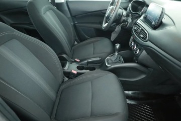 Fiat Tipo II Sedan Facelifting 1.3 MultiJet 95KM 2022 Fiat Tipo 1.3 MultiJet, Salon Polska, zdjęcie 6