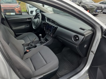 Toyota Corolla XI Sedan Facelifting 1,6 Valvematic 132KM 2017 Toyota Corolla 1.6 Active EU6 Seria E16 (2012-2019, zdjęcie 9