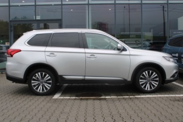 Mitsubishi Outlander III SUV Facelifting 2017 2.0 150KM 2018 MITSUBISHI Outlander Intense, zdjęcie 3