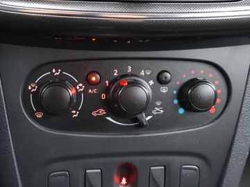 Dacia Logan II Sedan Facelifting 1.2 Sce 73KM 2017 Dacia Sandero 1.2 16V, Salon Polska, Serwis ASO, zdjęcie 12