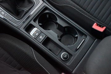 Volkswagen Golf VII Hatchback 3d 1.6 TDI-CR DPF 105KM 2014 Volkswagen Golf VII CUP Edition 1.6TDI 105KM 5drzwi ACC BOGATA Wersja 2014r, zdjęcie 27