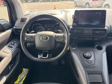 Toyota Proace II 2022 Toyota PROACE CITY VERSO 1.2 D-4T Family 1.2 D-4T, zdjęcie 9