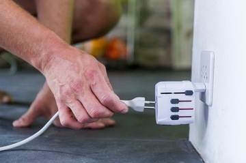 Дорожный адаптер SKROSS PRO 6 в 1 для 120 стран: Великобритании, США, Китая, Италии, Швейцарии и т. д.