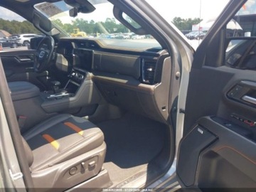  GMC Sierra 1500 Short Box AT4 2023 6.2l 6.2 Benzyna 420KM, zdjęcie 9