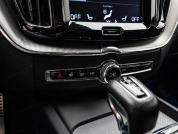 Volvo XC60 II Crossover D4 190KM 2019 VOLVO XC60 D4 R-Design Suv 2.0 190 KM 2019, zdjęcie 19