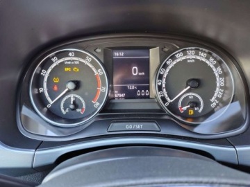 Skoda Fabia III Kombi Facelifting 1.0 TSI 95KM 2021 Skoda Fabia 1.0 TSI 95KM Ambition klimatyzacja Czujniki Salon PLSerwis ASO, zdjęcie 15