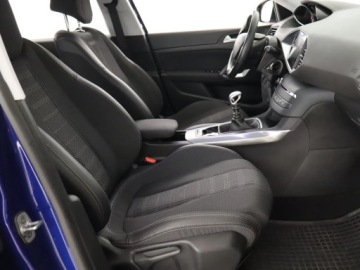 Peugeot 308 II Hatchback Facelifting 1.2 PureTech 130KM 2018 Peugeot 308 1.2 PureTech, Salon Polska, zdjęcie 8