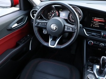 Alfa Romeo Giulia II Sedan Facelifting 2.0 Turbo 200KM 2020 Alfa Romeo Giulia 2.0 Turbo, Salon Polska, zdjęcie 6