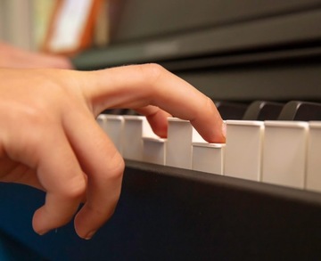 ROLAND RP-107 Pianino Cyfrowe