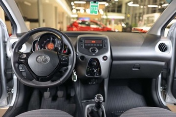Toyota Aygo II Hatchback 3d Facelifting 1.0 VVT-i 72KM 2019 Toyota Aygo 1.0 VVT-i X-play czujniki parkowania Benzyna 72KM, zdjęcie 5