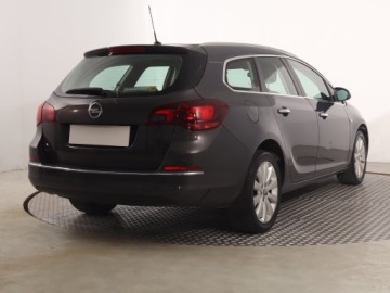 Opel Astra J Sports Tourer Facelifting 1.4 Turbo ECOTEC 120KM 2012 Opel Astra 1.4 T, Salon Polska, Skóra, Klima, zdjęcie 4
