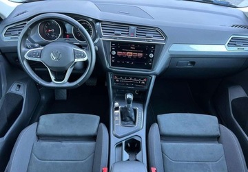 Volkswagen Tiguan II SUV Facelifting 1.5 TSI 150KM 2021 Volkswagen Tiguan Life Pakiet Premium, FV 23, ACC, Kamera cofania, Asyste, zdjęcie 3