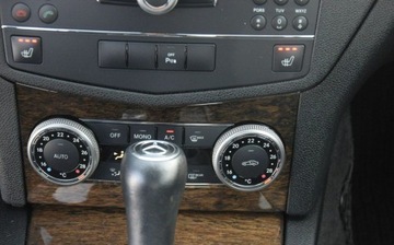 Mercedes Klasa C W204 Limuzyna 1.8 180 K 156KM 2009 Mercedes-Benz Klasa C 1.6B Kompresor Navi Oryginal Lakier 2 Kpl Kol Sprowa, zdjęcie 20