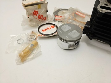 Suzuki DR 600 цилиндр поршень новый поршень оригинал