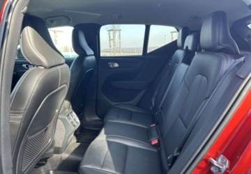 Volvo XC40 2021 Volvo XC 40 Volvo XC 40 T5 AWD Momentum 2.0 Benzyna 247KM, zdjęcie 19