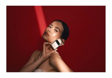 Звезды от звезд MOONKISSED Запеченный хайлайтер для лица и декольте 02