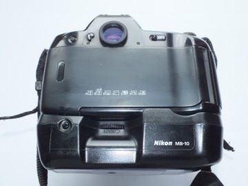 Nikon F90X + Nikon AF Nikkor 35–70 мм 1:3,3–4,5