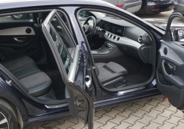 Mercedes Klasa E W214 2023 Mercedes E300de 306ps HUD ACC Keyles Blis Perła Drive Pilot Webasto Kamera, zdjęcie 19