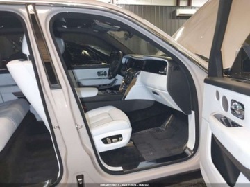 Rolls-Royce 2025 Rolls-Royce Cullinan 2025 6.7l 6.7 Benzyna 563KM, zdjęcie 9