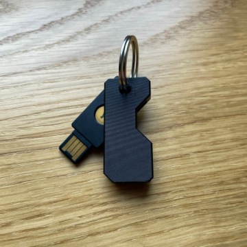 Etui do YubiKey 5/5c NFC Ochrona Premium USB-C, USB-A Case - Kółko GRATIS