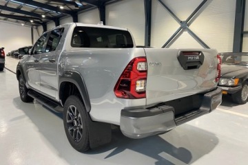 Toyota Hilux VIII Podwójna kabina Facelifting 2024 2.8 D-4D 204KM 2026 TOYOTA HiLux Double Cab Invincible Pickup 2.8 204KM 2026, zdjęcie 4