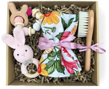 Готовый подарок в розовой коробочке для девочки.