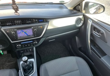Toyota Auris I Hatchback 3d Facelifting 1.6 Valvematic 132KM 2013 Toyota Auris nawigacja, kamera cofania 1.6 Benzyna 132KM, zdjęcie 25