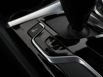 BMW Seria 5 G30-G31 Touring 520d 190KM 2018 BMW 520 FV23 520d Automat xDrive M Sport Nawigacja, zdjęcie 29