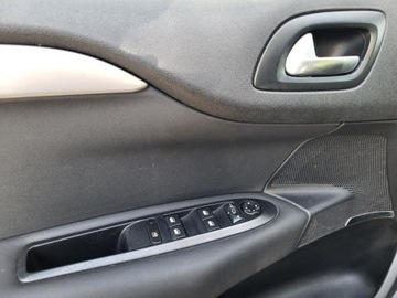 Citroen C4 II Hatchback 5d Facelifting 1.6 BlueHDi 100KM 2017 CITROEN C4 1.6l diesel BlueHDi 100KM*F VAT23%*Bogata wersja, zdjęcie 8