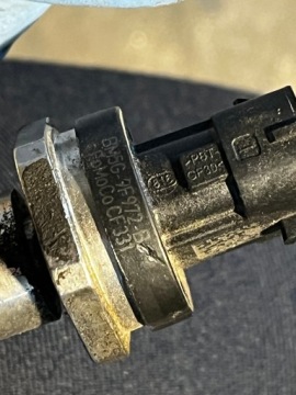 36 ТОПЛИВНАЯ РЕЙКА FORD CJ5E-9F797BG BM5G-9F972B