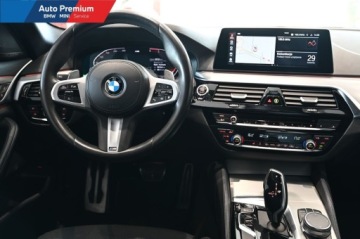 BMW Seria 5 G30-G31 Touring 520d 190KM 2019 BMW Seria 5 xDrive520d M Sport HarmanKardon Fotel sportowy 2.0 Diesel, zdjęcie 15