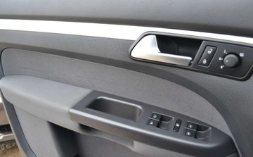 Volkswagen Touran II 1.6 TDI 105KM 2014 Volkswagen Touran Bezwypadkowy - Serwis - OPLACONY - Bez Korozji 1.6 105KM, zdjęcie 38