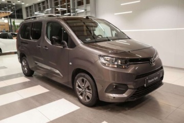 Toyota 2022 Toyota Proace City Verso Long 1.2 D-4T Family Aut. 1.2 Benzyna 130KM, zdjęcie 2