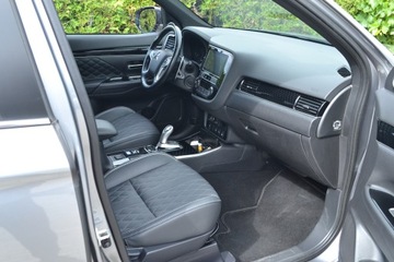 Mitsubishi Outlander III 2019 PHEV 2.4 4x4 NAJBOGATSZA WERSJA, zdjęcie 13