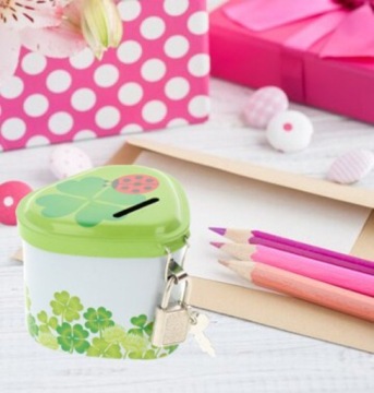 ЗАПИРАЮЩИЙСЯ МЕТАЛЛИЧЕСКИЙ ЯЩИК ДЛЯ ДЕНЕГ С ЗАМКОМ В ВИДЕ СЕРДЦА