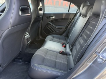 Mercedes Klasa A W176 Hatchback 5d Facelifting 200 156KM 2017 Mercedes A 200 AUTOMAT. ASYSTENT. 1.6 BEN., zdjęcie 9