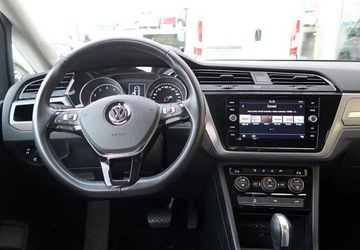 Volkswagen Touran III 1.5 TSI EVO 150KM 2020 Volkswagen Touran Salon Polska, ASO, PDC, Navi, Climatronic, DSG, FVAT23, zdjęcie 22