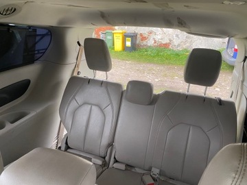 CHRYSLER PACIFICA 16- СИДЕНЬЯ, КОЖАНЫЕ СИДЕНИЯ, 3 РЯДА, 7 СИДЕНИЙ, С ПОДОГРЕВОМ