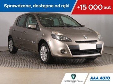 Renault Clio III Hatchback 3d Phase II 1.2 16v 75KM 2012 Renault Clio 1.2 16V , Salon Polska