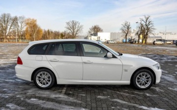 BMW Seria 3 E90-91-92-93 Touring E91 2.0 320d 184KM 2011 BMW Seria 3 xDrive Lift 2011 r. 2.0 Diesel 183KM, zdjęcie 4